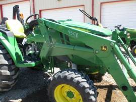 2019 John Deere 4044M