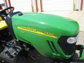 John Deere 2320