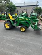 2005 John Deere 3320