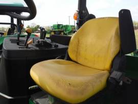 2015 John Deere 6105M