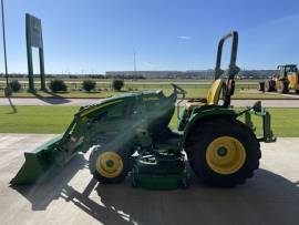 2015 John Deere 3033R