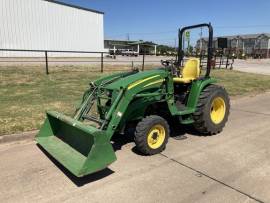 2007 John Deere 3320