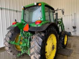 2010 John Deere 7130