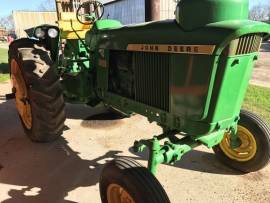 John Deere 3020