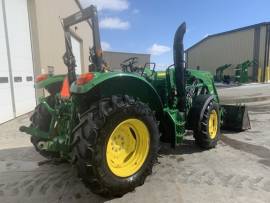 2014 John Deere 6105M