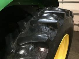 2015 John Deere 6105D