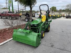 2022 John Deere 1025R TLB