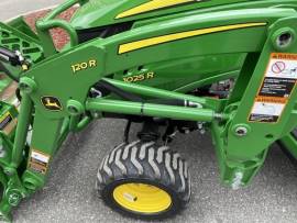 2022 John Deere 1025R TLB