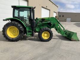 2016 John Deere 6110R