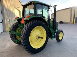 2019 John Deere 6110M