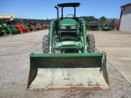 John Deere 5055E