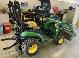 2013 John Deere 1025R