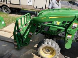 2019 John Deere 2032R