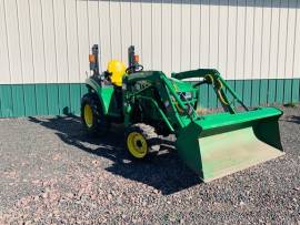 2017 John Deere 2032R