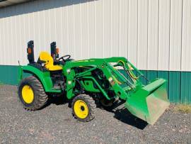 2017 John Deere 2032R