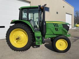 2019 John Deere 6110M