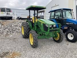 2018 John Deere 5065E