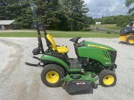 2016 John Deere 1025R