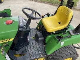 2004 John Deere 2210