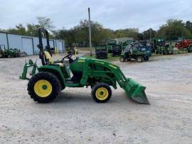 2015 John Deere 3033R