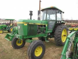 John Deere 4240