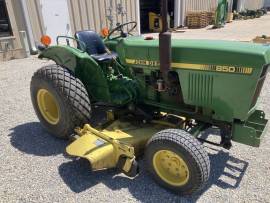 John Deere 850