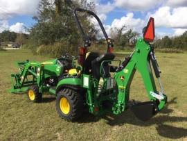 2022 John Deere 1025R TLB w/ GRAPPLE