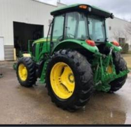 2016 John Deere 6105E