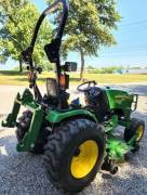 2011 John Deere 2520