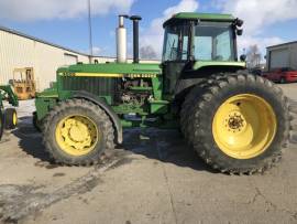 1990 John Deere 4555