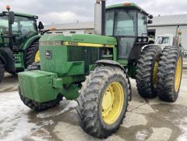 1990 John Deere 4555