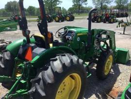 2016 John Deere 5075E