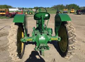 John Deere B