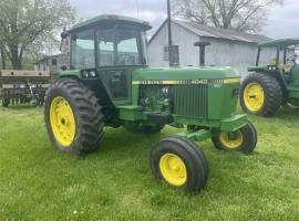 John Deere 4040