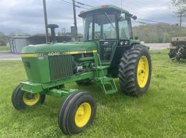 John Deere 4040