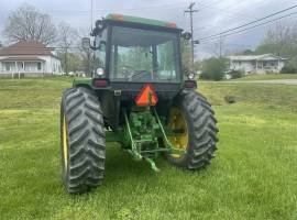 John Deere 4040