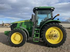 2011 John Deere 7215R