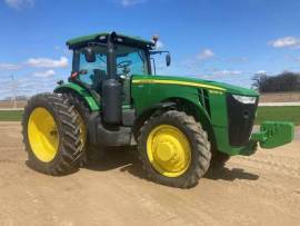 2011 John Deere 8235R