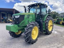 2018 John Deere 6215R