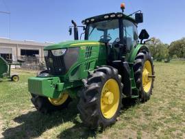 2018 John Deere 6215R