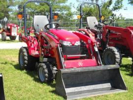 Massey-Ferguson GC1705 Tractor w/Loader