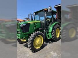 John Deere 5055E