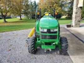 2016 John Deere 3046R