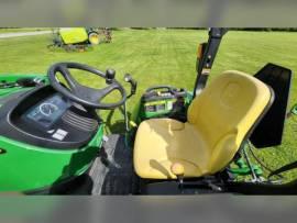 2017 John Deere 3046R