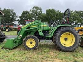 John Deere 4105