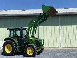 2017 John Deere 5100R