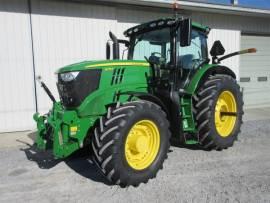 2017 John Deere 6215R