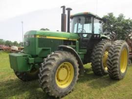 1990 John Deere 4555