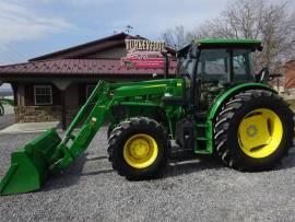 2020 John Deere 6135E