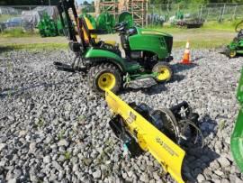 2017 John Deere 1025R